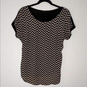 Espresso Black and Tan Chevron Short Sleeve Top Size M